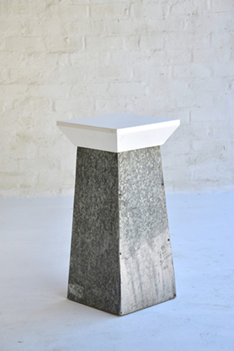 014 Plinths - Medium Metal with white or wooden top